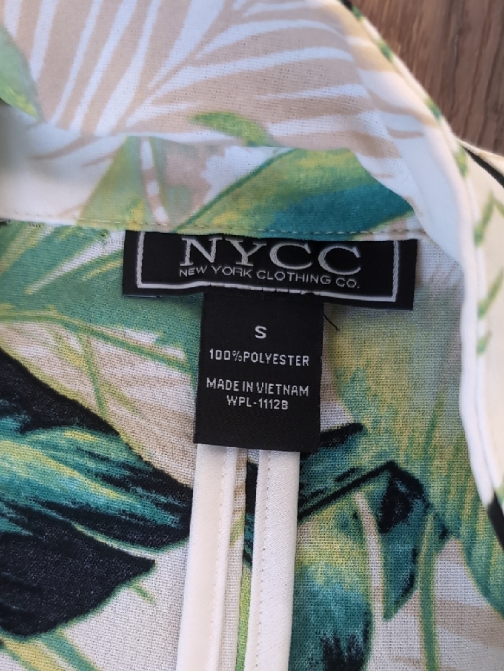 NYCC Tropical Leaf Blazer-Look Airy Cardigan in White and Green - Picture 3 of 4